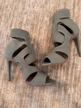 ZARA Like new worn once. Green Zara bandage neoprene heels.
